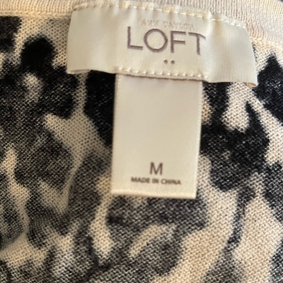 ⭐️ LOFT Black and white cardigan- size medium - Picture 5 of 8
